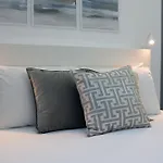 Sandstone Apartment 19